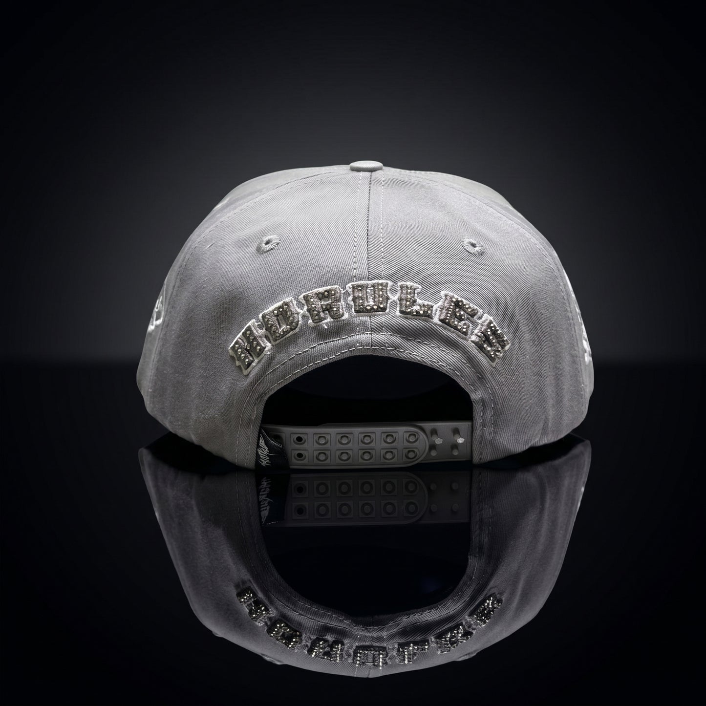 Cap Light Grey & Silver (Gorra Gris Claro y Plata)